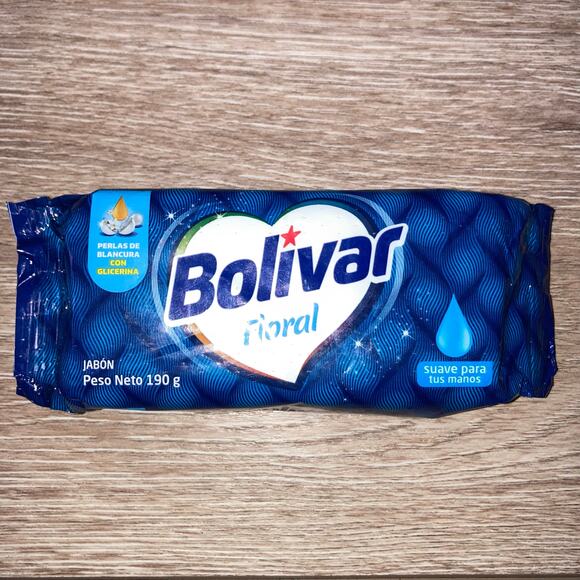 Bolivar Soap Bar Floral Laundry Detergent With White Pearls 190 gr - Picture 1 of 8